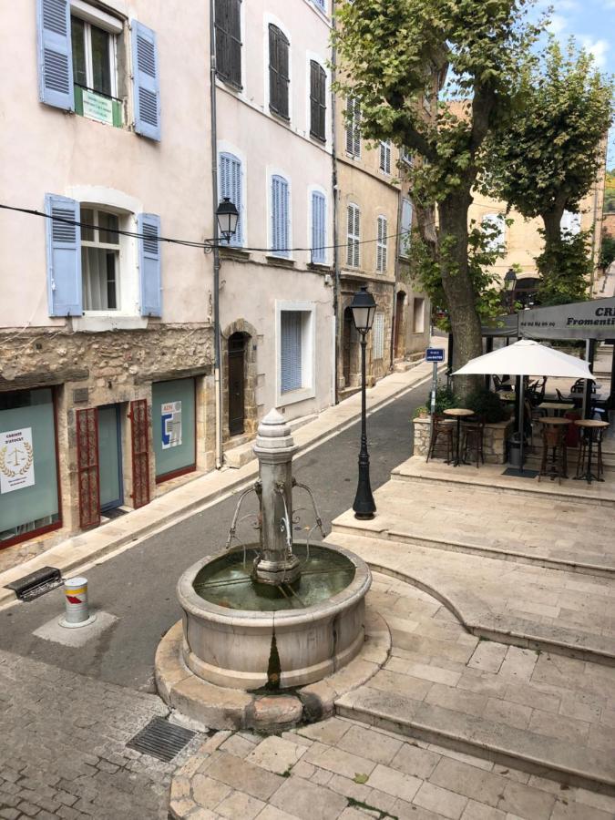Apartamento La fontaine Aups Exterior foto