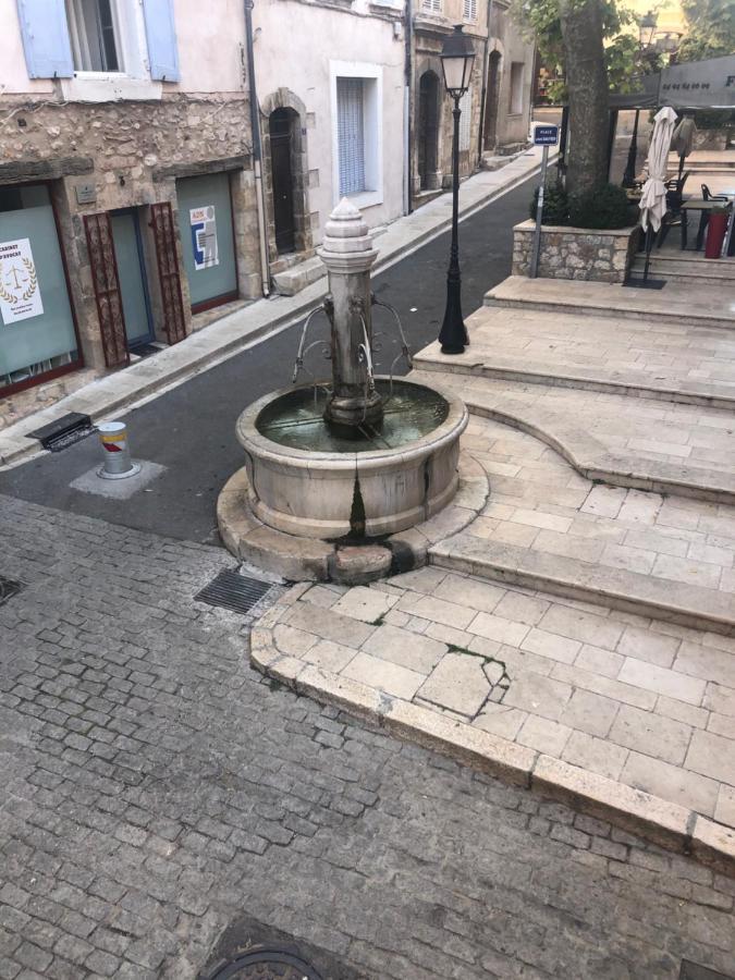 Apartamento La fontaine Aups Exterior foto
