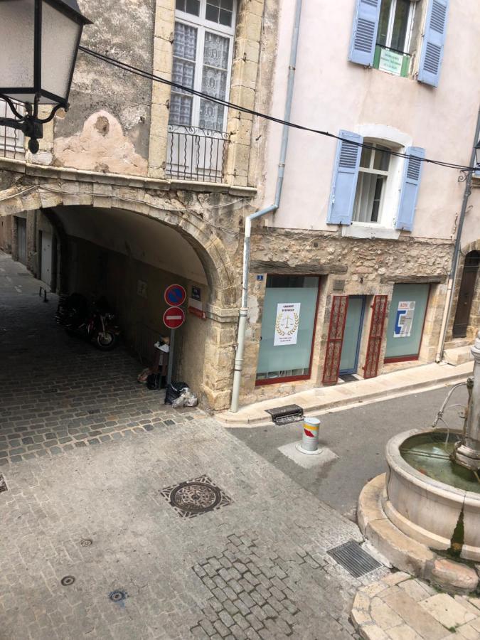 Apartamento La fontaine Aups Exterior foto