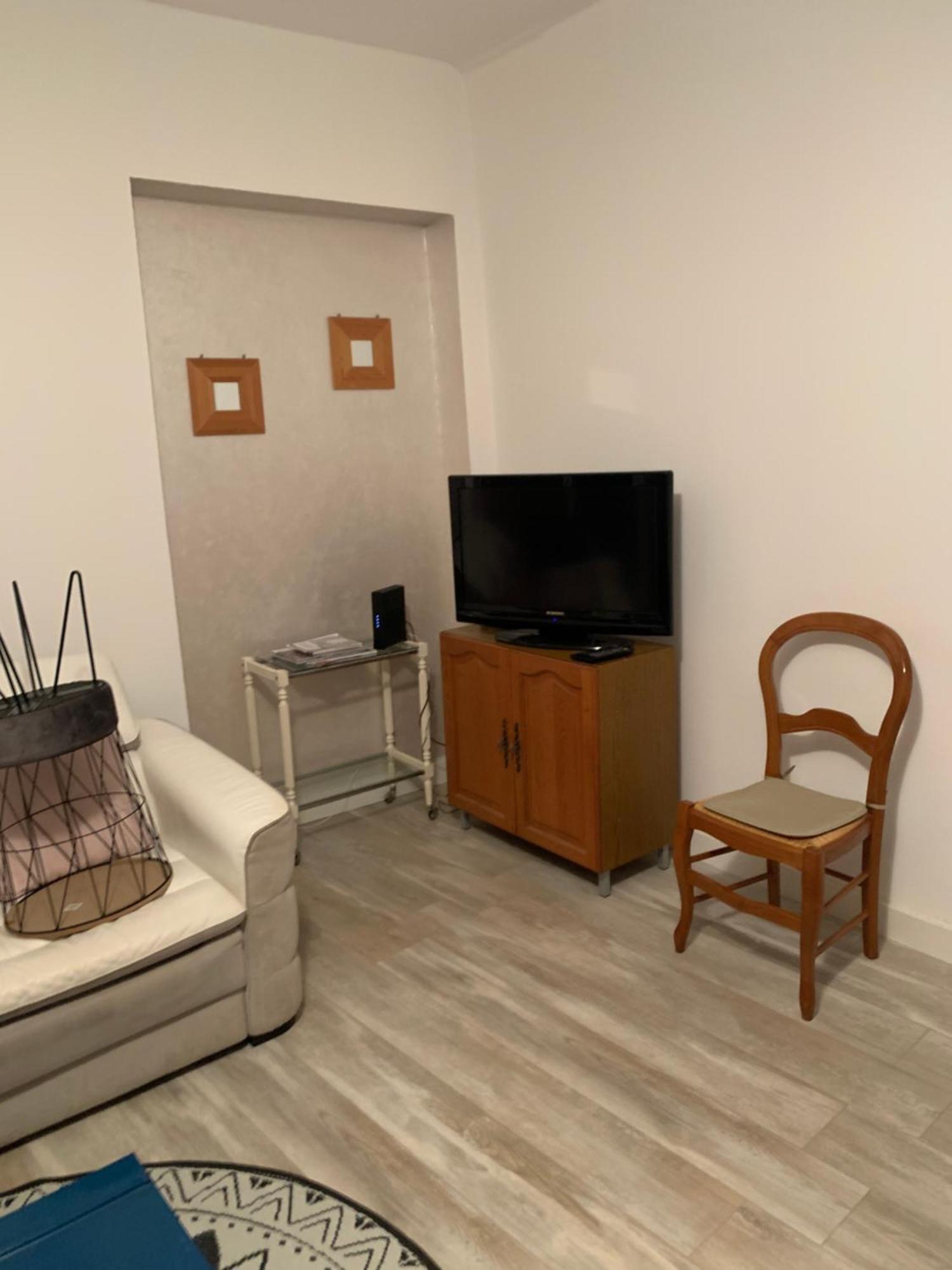 Apartamento La fontaine Aups Exterior foto